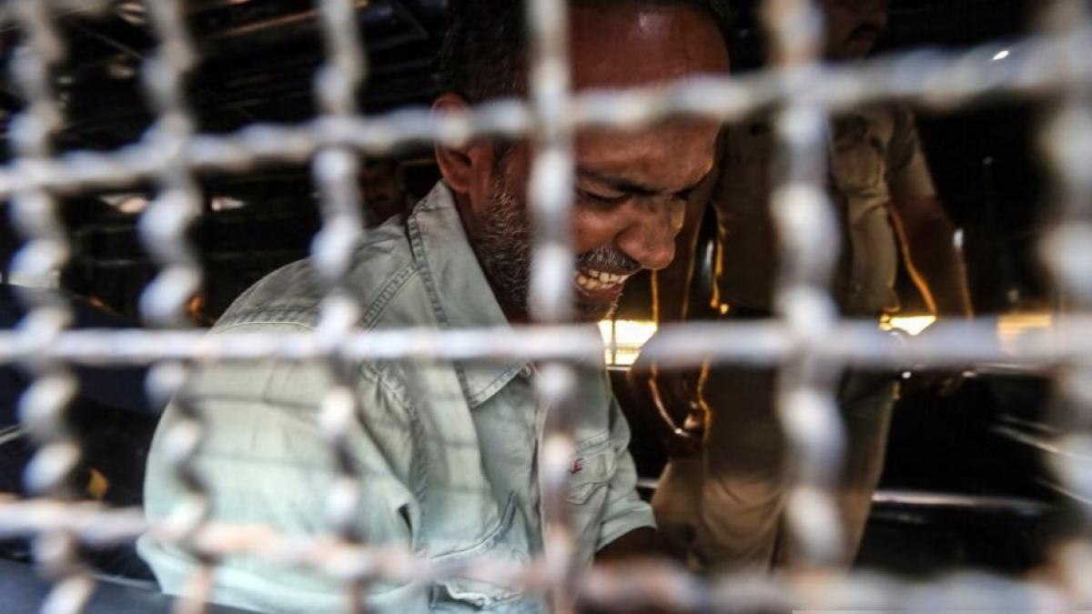 autorii atentatelor cu bomba care au vizat trenurile din mumbai au fost condamnati la moarte