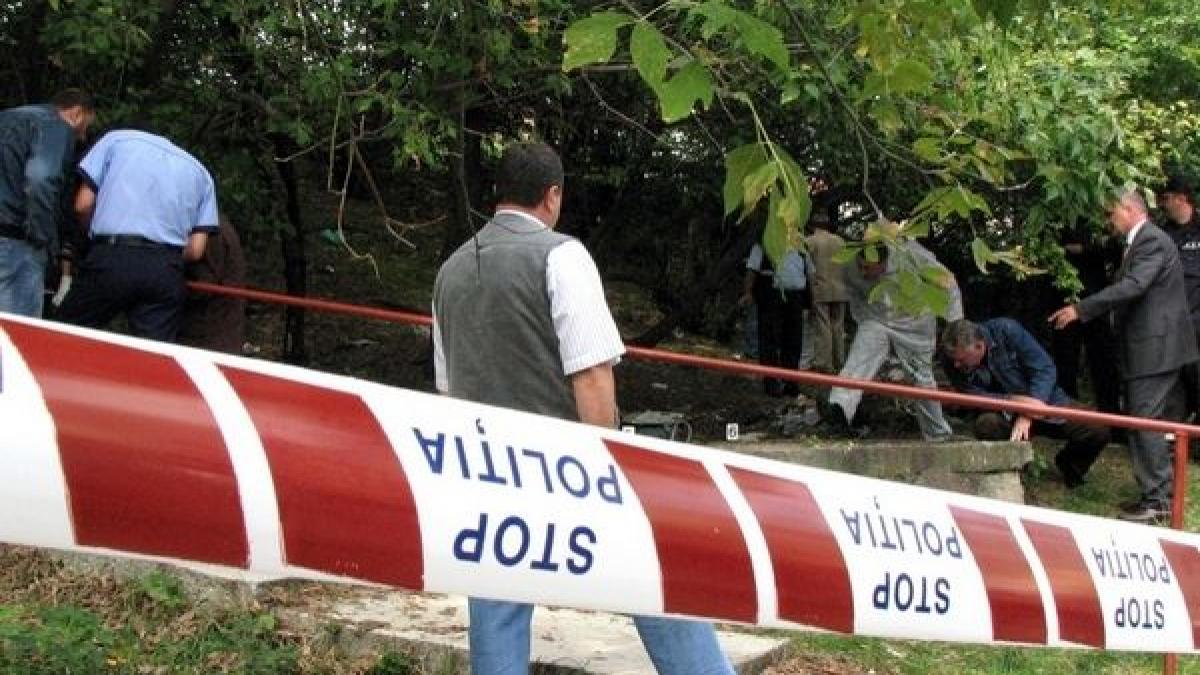 descoperire infioratoare mama si fiu gasiti morti in casa