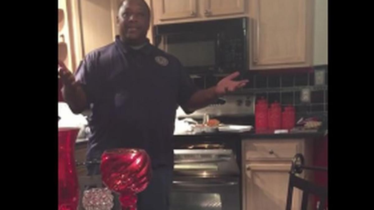 reactia impresionanta a unui barbat care afla ca sotia lui e insarcinata dupa 17 ani de incercari