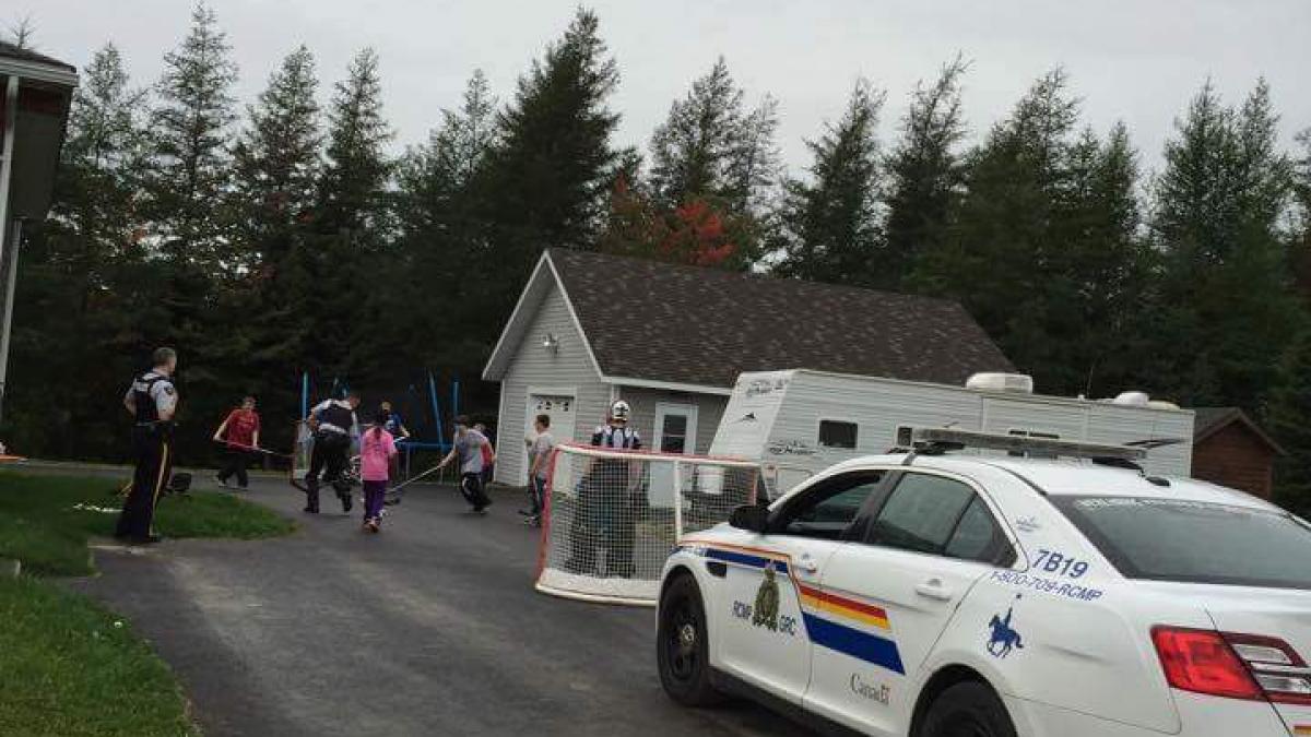 deranjata ca un grup de copii se juca pe strada a decis sa sune la politie ce a urmat este