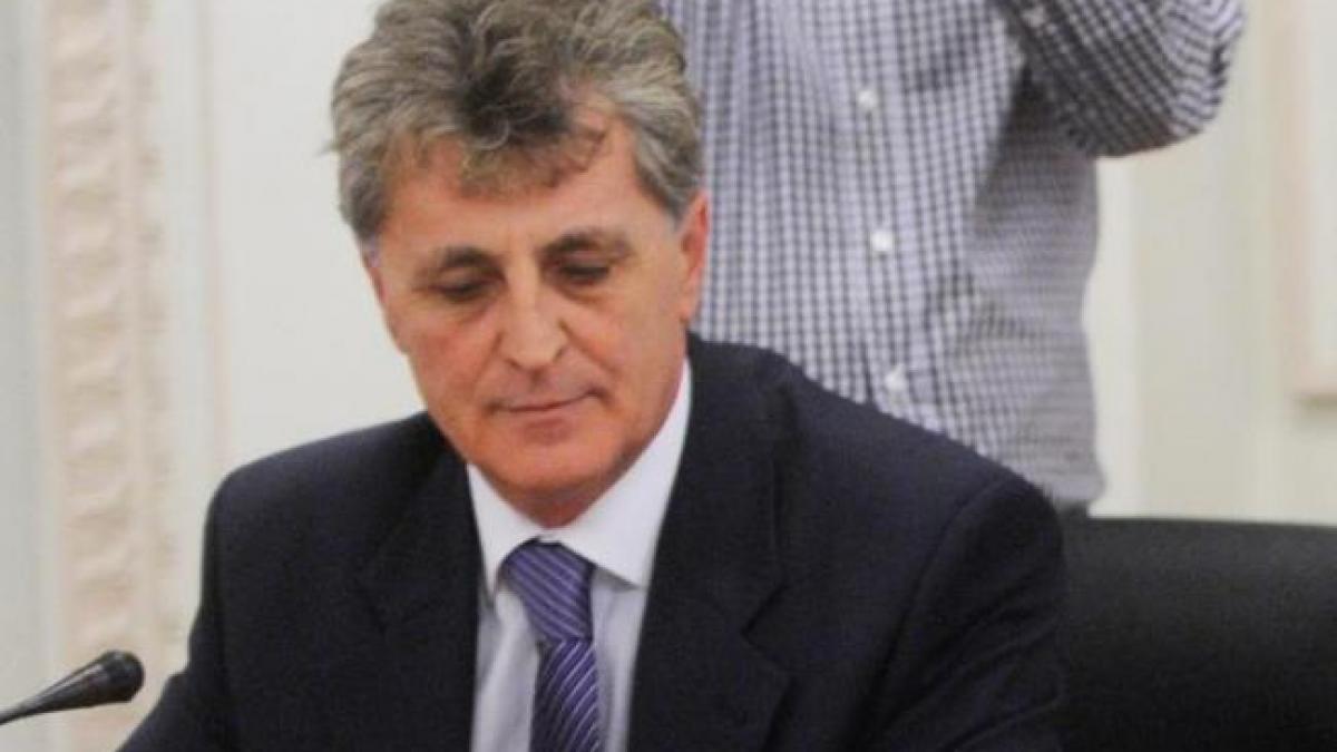 mircea dusa o minoritate trebuie sa respecte constitutia si legile tarii disputele referitoare la