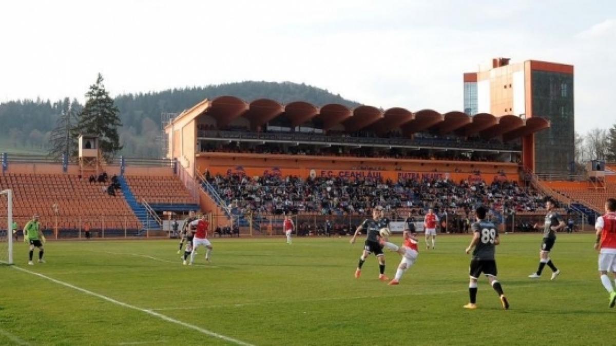 o echipa mare din fotbalul romanesc se desfiinteaza