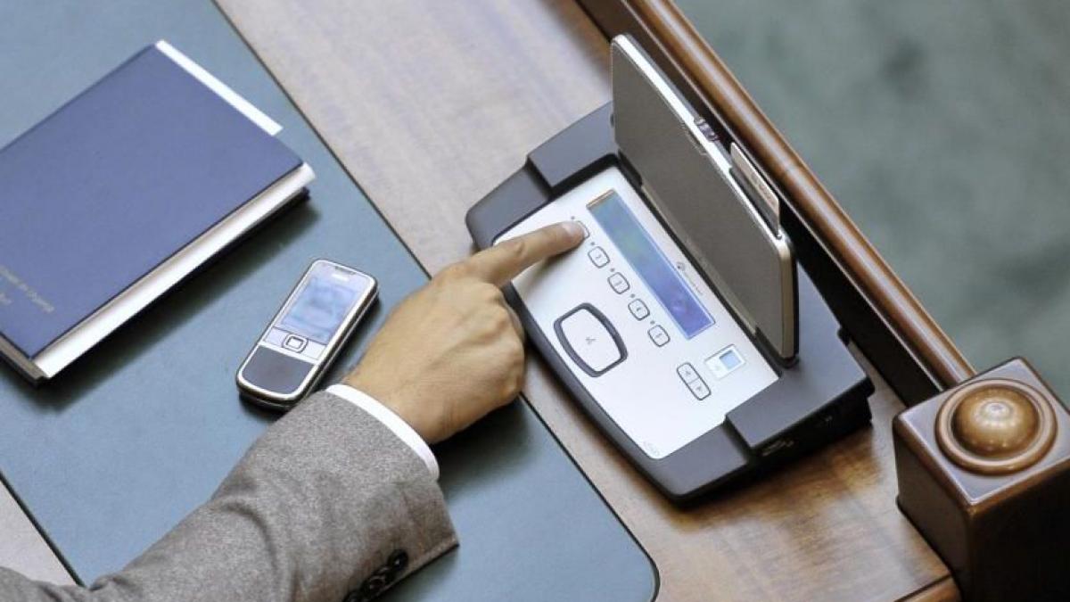 parlamentari cu state vechi si realizari putine