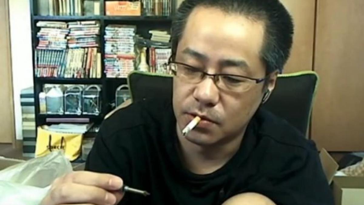 a incercat sa si aprinda o tigara ce a reusit sa faca barbatul este stupefiant totul s a intamplat