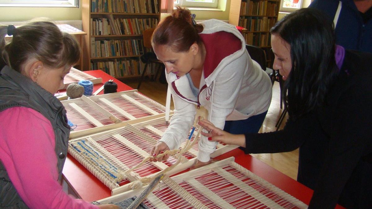 atelierul de mestesuguri de la biblioteca sandulesti copaceni din judetul cluj si a deschis portile