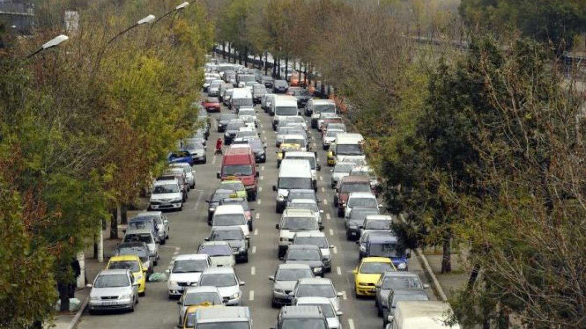 coloana de masini de 3 kilometri pe a1 la intrarea in capitala