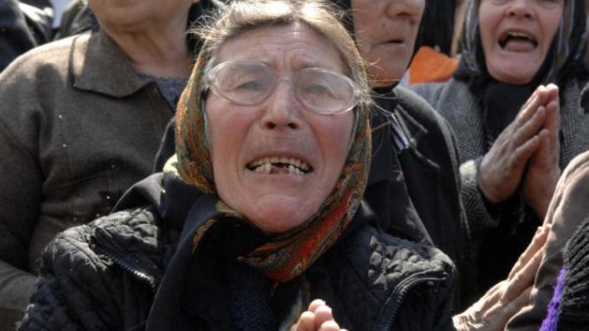 daca vor sa moara de foame sa vina problema imigrantilor dezbatuta in satele romanesti