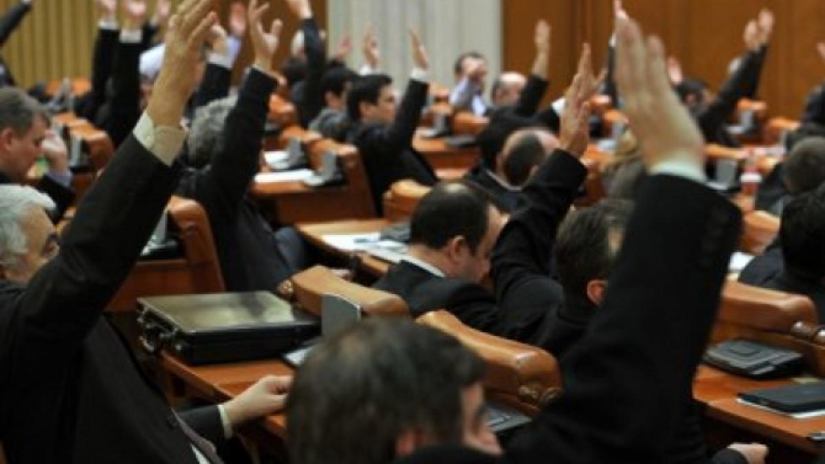 sinteza zilei averile fabuloase ale parlamentarilor care si au propus si votat pensiile speciale