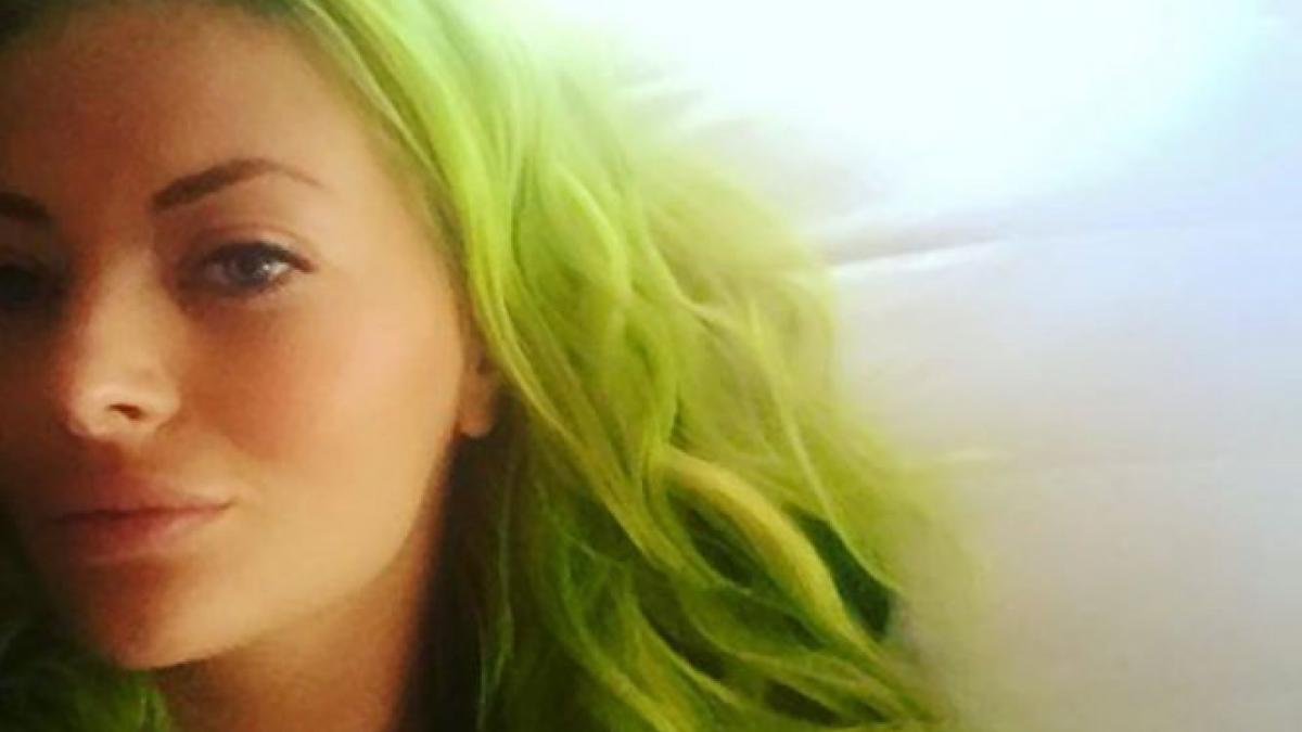 delia a fugit in vacanta cum se distreaza frumoasa vedeta