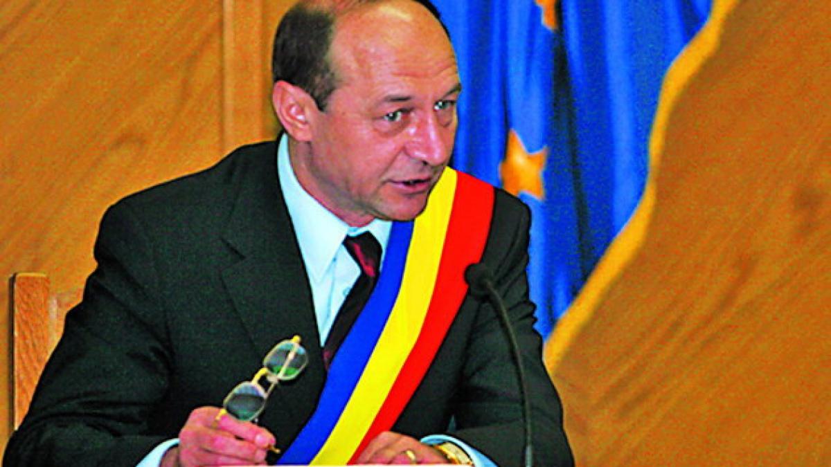 traian basescu candideaza anuntul a fost facut in aceasta seara