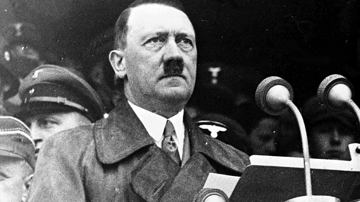 un actor care s a deghizat in hitler primit cu caldura in germania