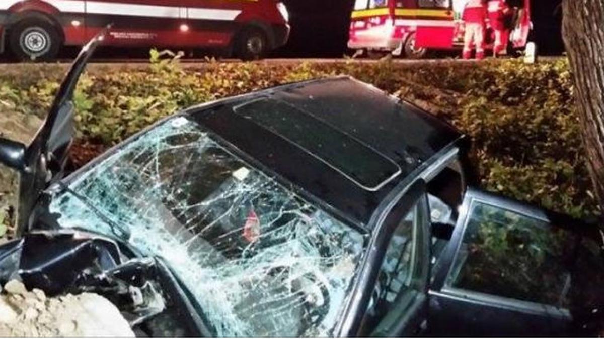 accident langa aeroportul international timisoara un sofer s a rasturnat cu masina intr un sant