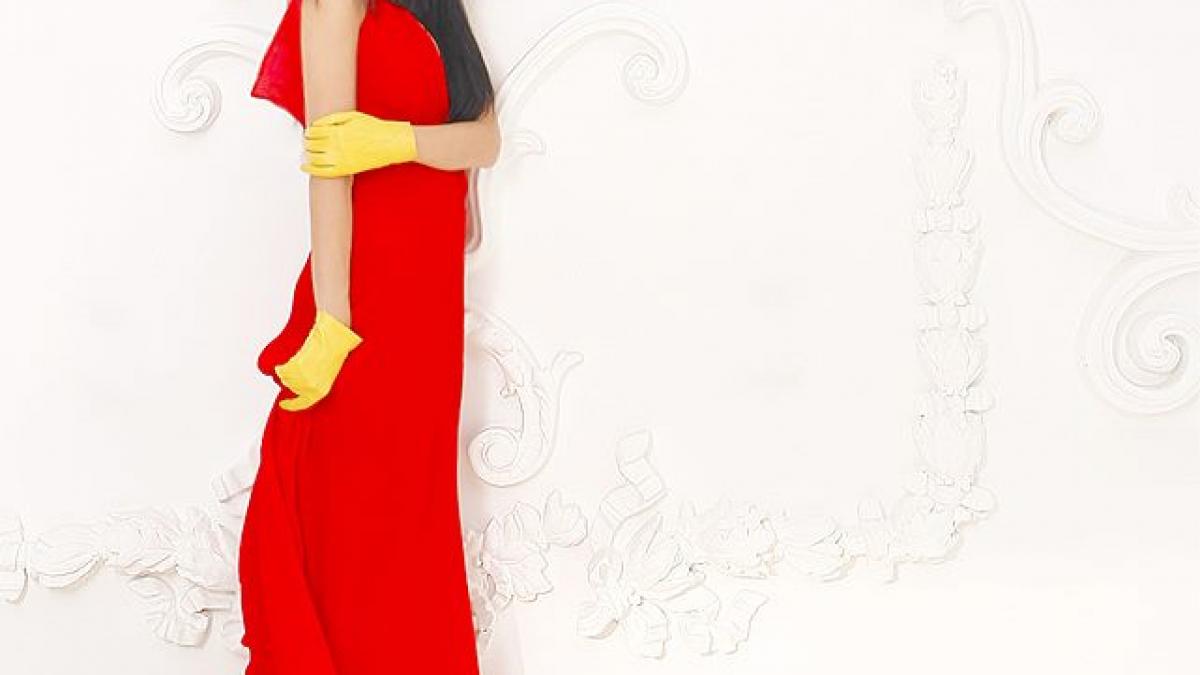 scandal urias in lumea mondena o celebra creatoare de moda urmarita penal de dna