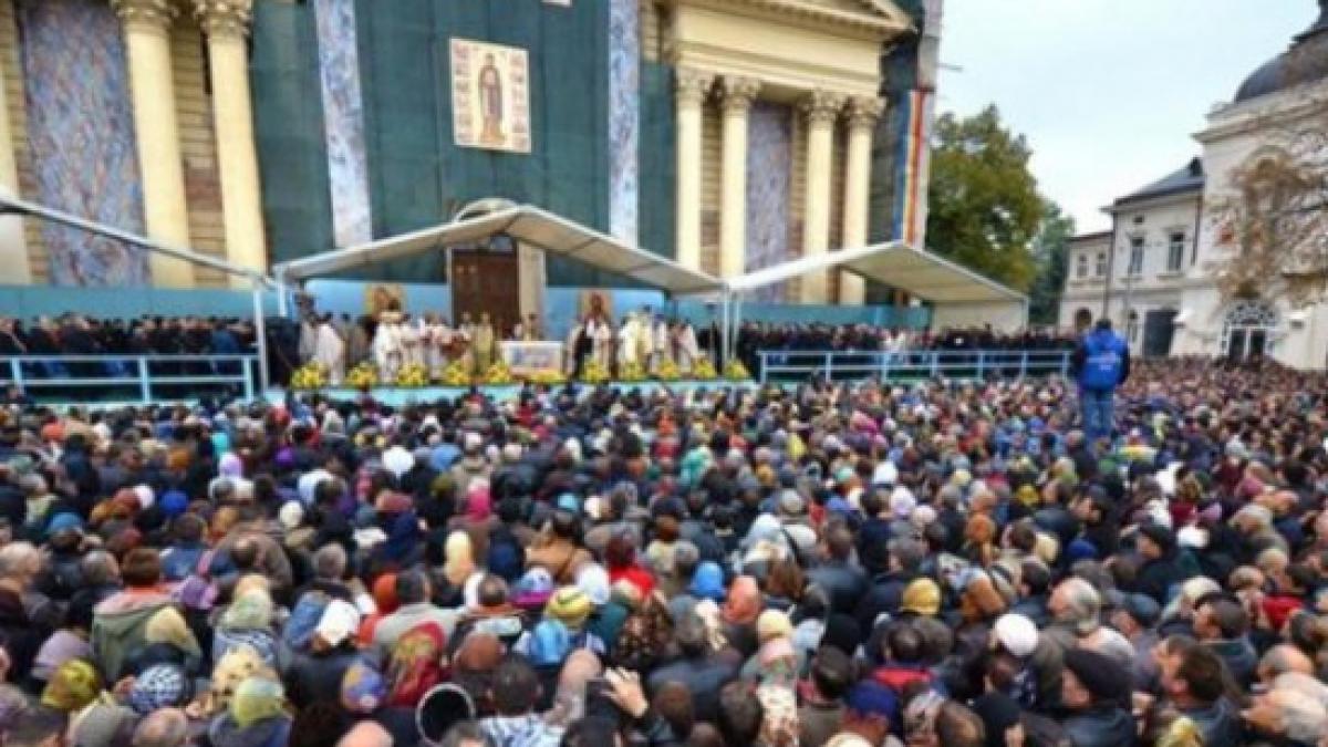 a inceput pelerinajul credinciosii se pot inchina la moastele sf maria magdalena