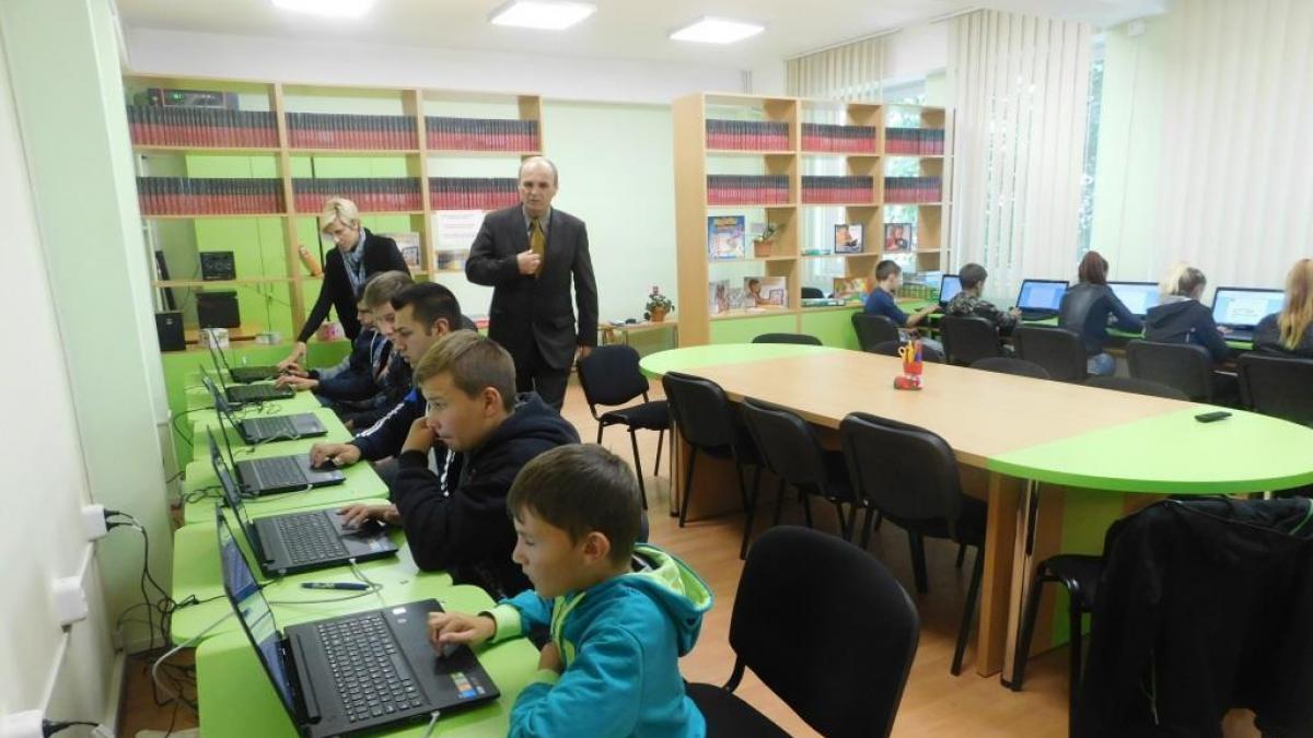 ajuta un sat liceu samus