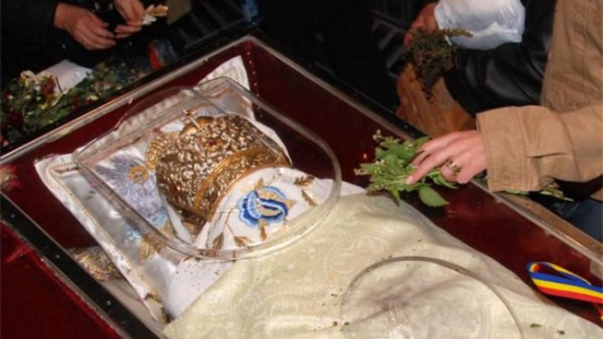 cel mai important eveniment religios al anului mii de romani spera la o minune