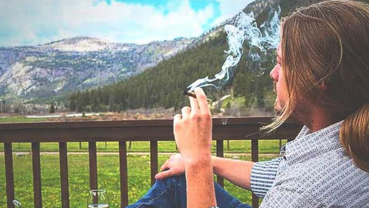 un loc de joaca pentru adulti prima statiune in care se poate fuma la discretie canabis