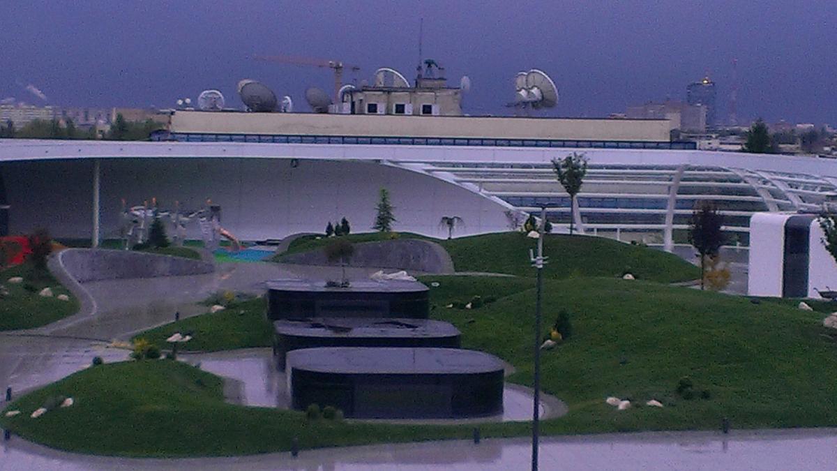 un mall important din bucuresti se extinde pasaj spre metrou