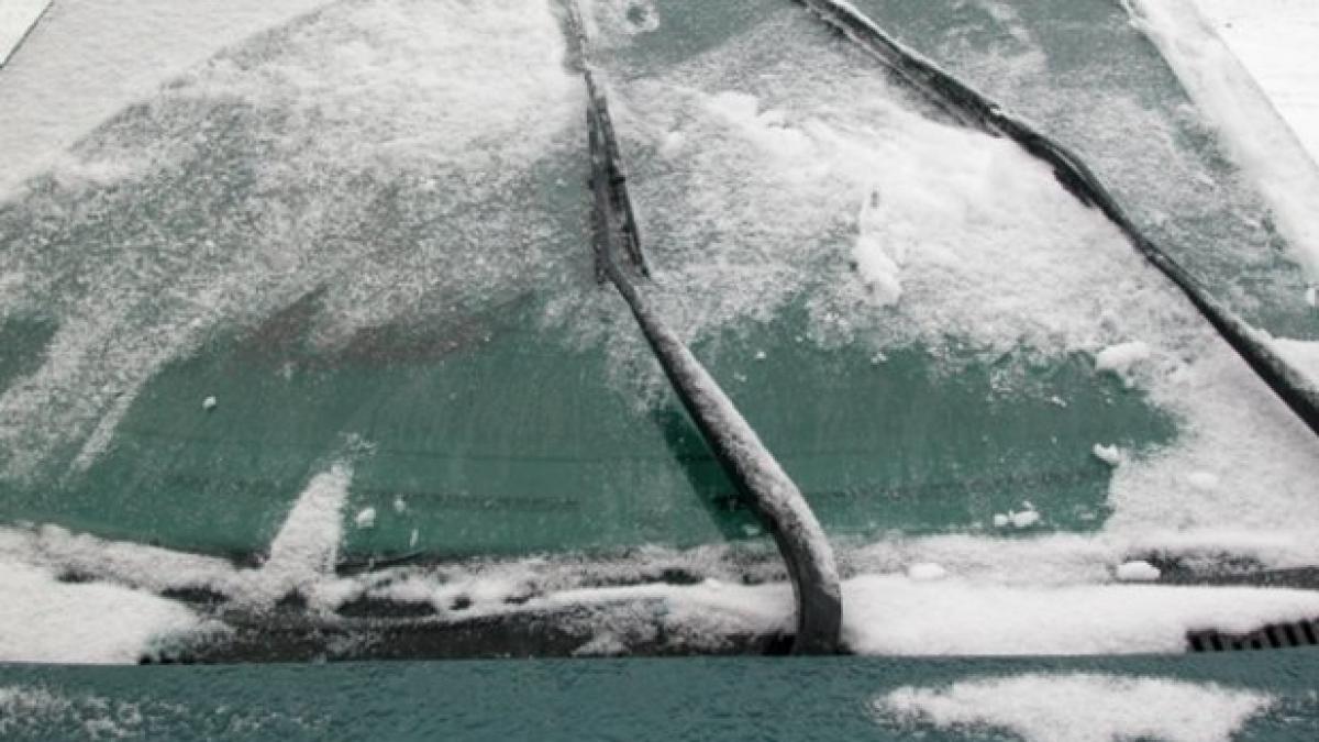 dezghetat geamuri racleta deszapezire