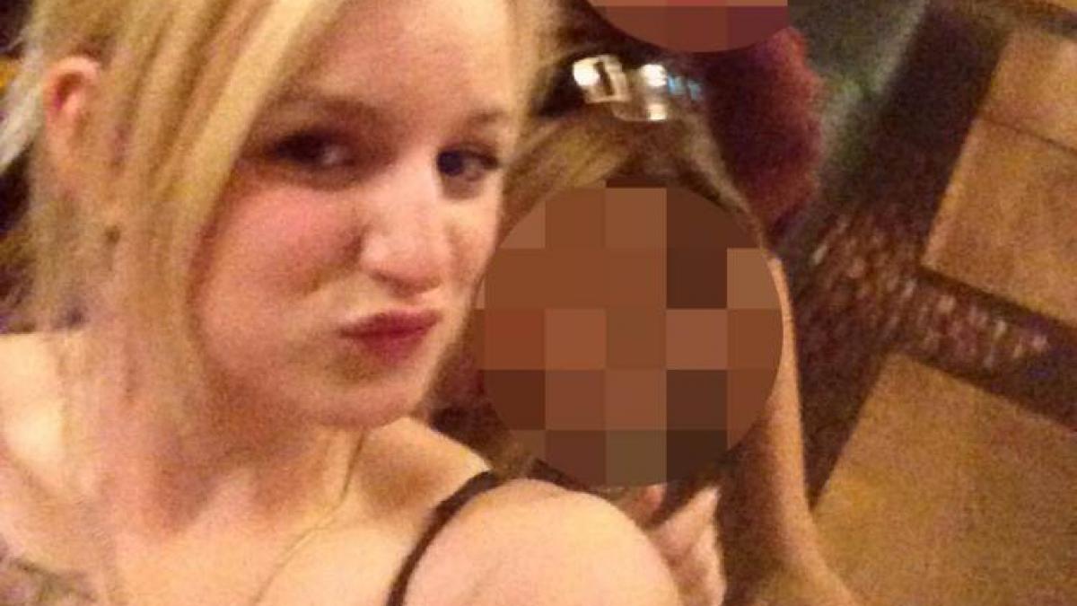 se uitau la televizor cand i a luat mana si l a pus sa faca socantul gest dadaca risca inchisoarea