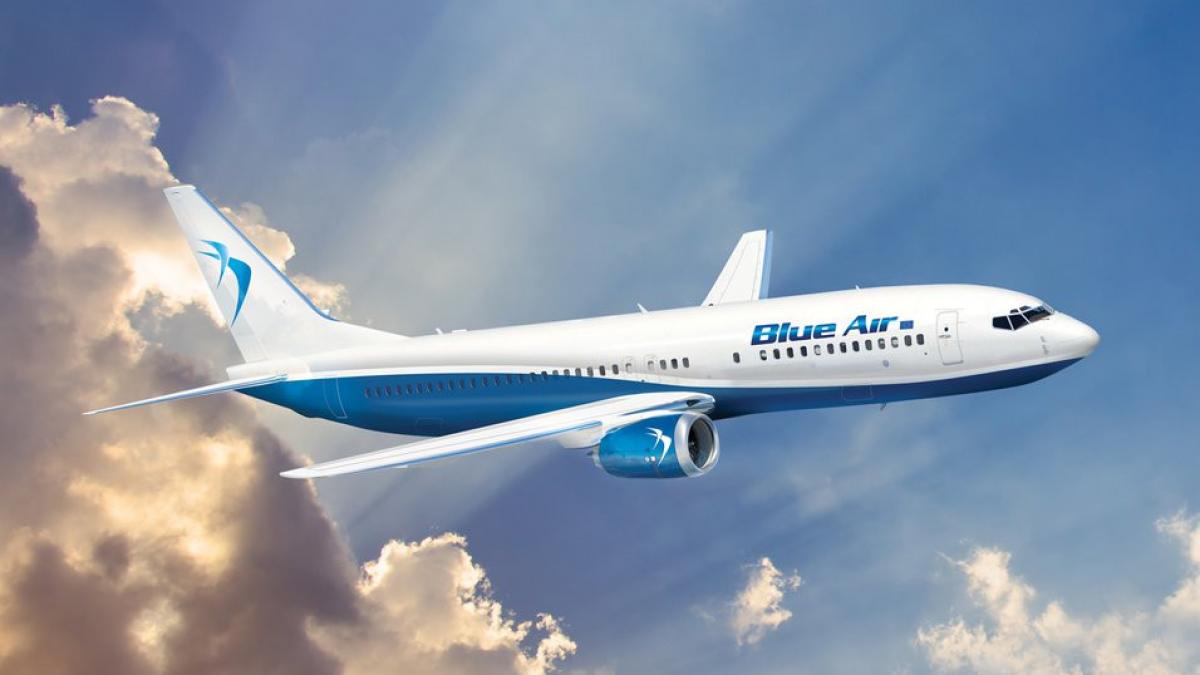 un avion al blue air a aterizat de urgenta