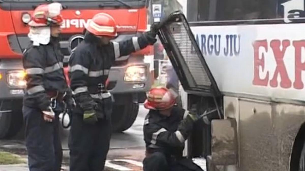 autobuz calatori foc trafic targu jiu