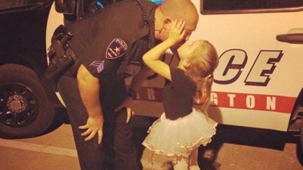 imagine impresionanta sectie politie fetita