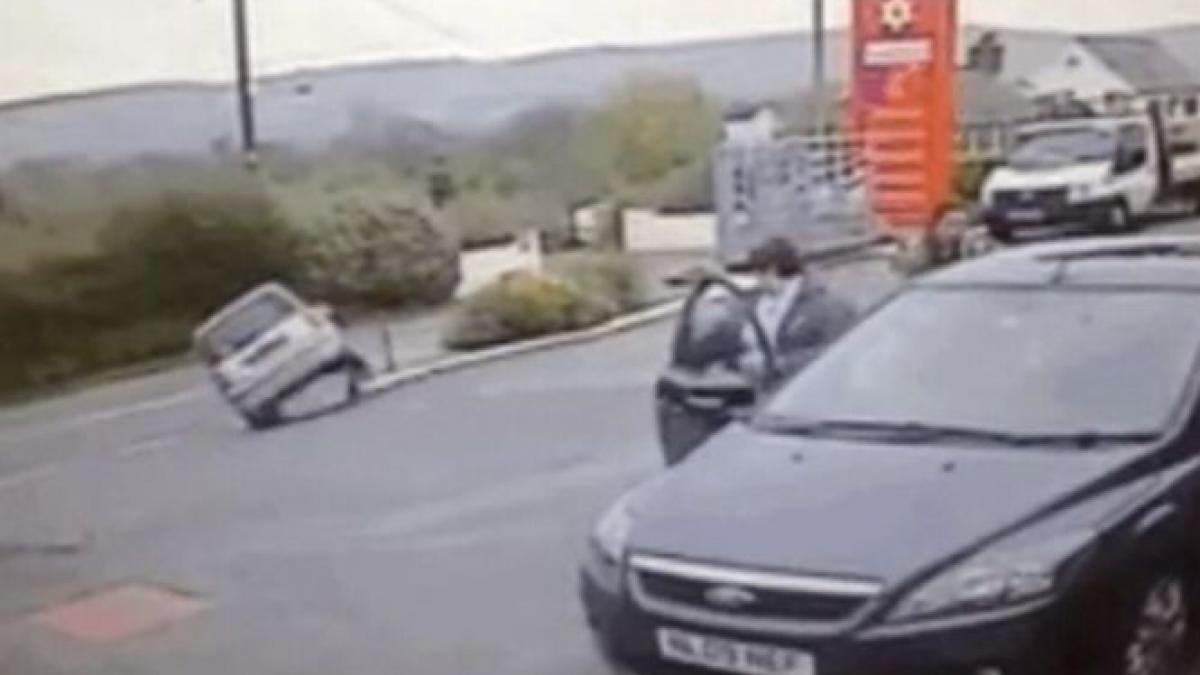 sofer benzinarie masina cascadorie