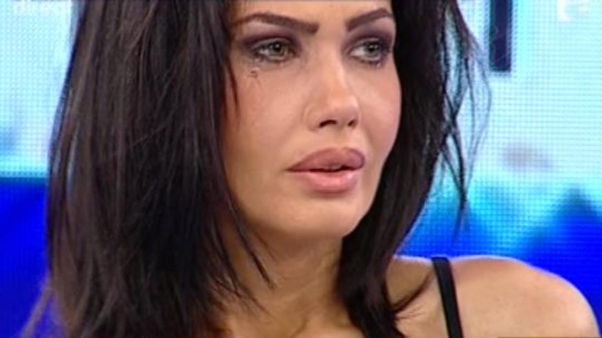 oana zavoranu a cazut la pat mesajul postat pe facebook de bruneta