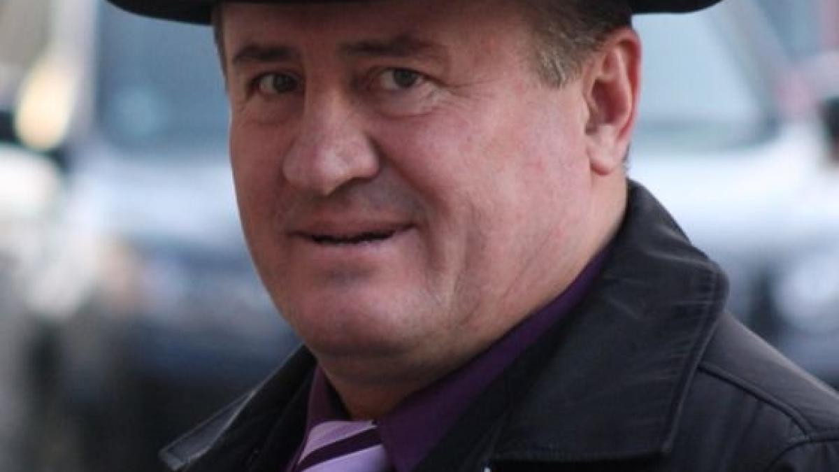 un primar sucevean a injurat si scuipat o batrana care ii cerea ajutorul video