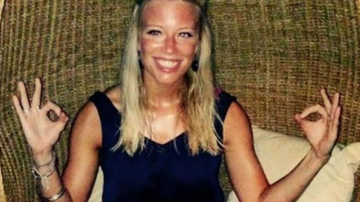 a lesinat in tren in drum spre casa cand s a trezit a gasit langa ea un bilet si 10 lire sterline