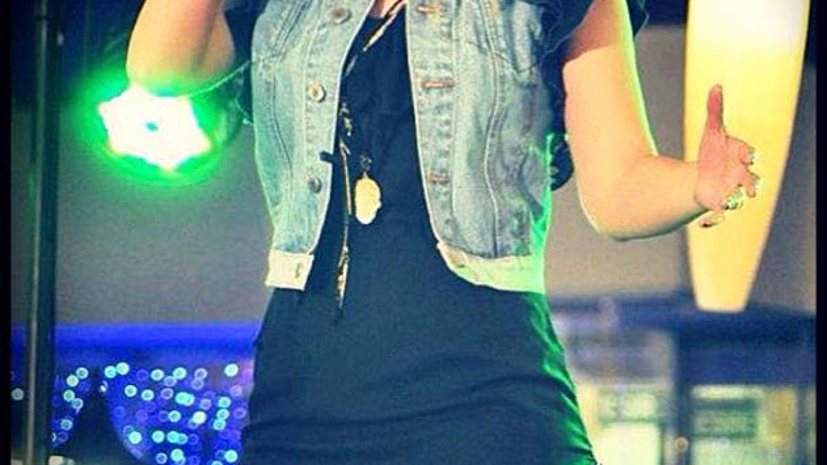 natalia selegean sexy politista de la x factor va deveni mamica