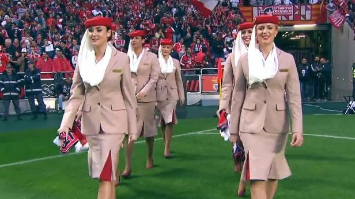 opt insotitoare de zbor demonstratie la derby ul lisabonei 65 000 de fani au innebunit cand le au