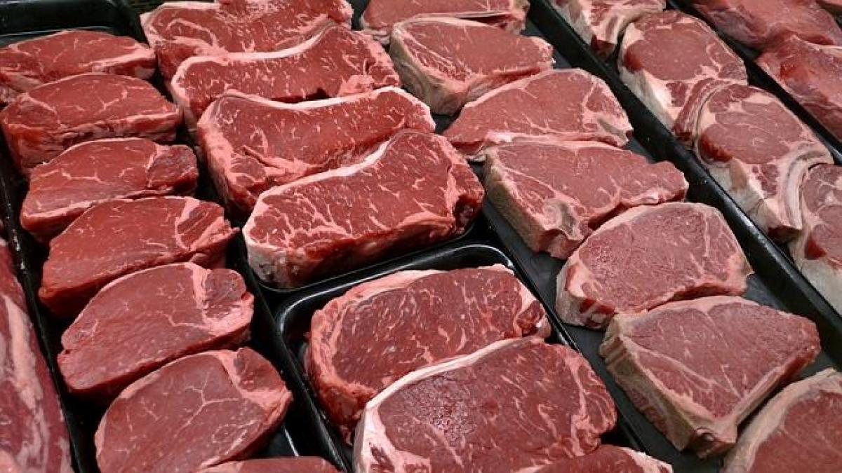 avertismentul oms privind carnea rosie continua sa provoace reactii mancati lama