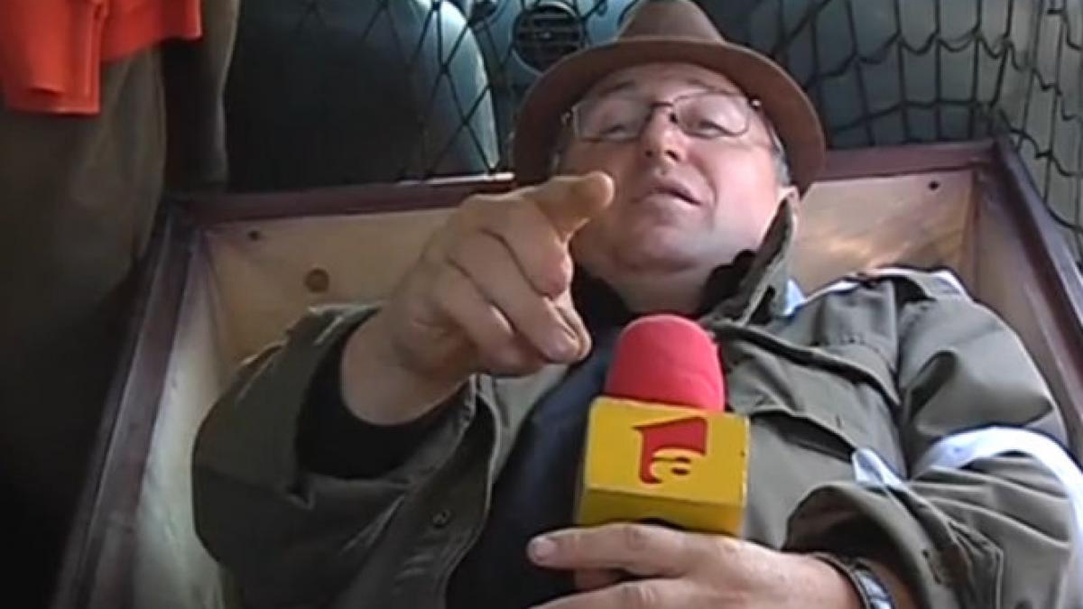 imagini inedite un barbat in sicriu a ajuns la poarta lui gigi becali