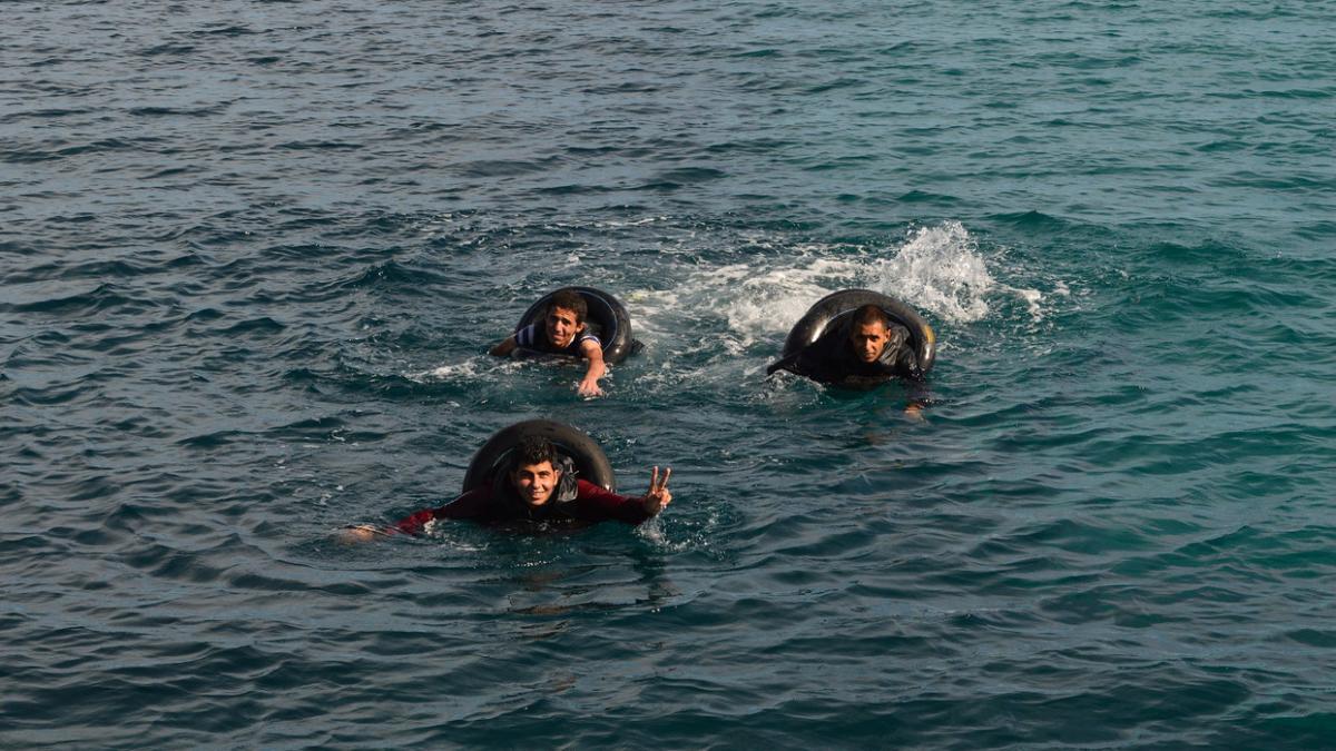 peste 700 000 de imigranti au traversat marea mediterana in 2015 unhcr