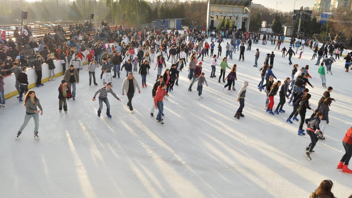 se deschide cel mai mare patinoar din bucuresti cat va costa intrarea