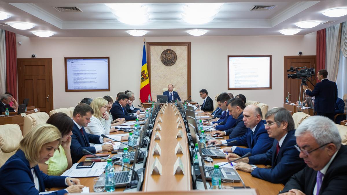 reactia mae dupa ce republica moldova a ramas fara guvern