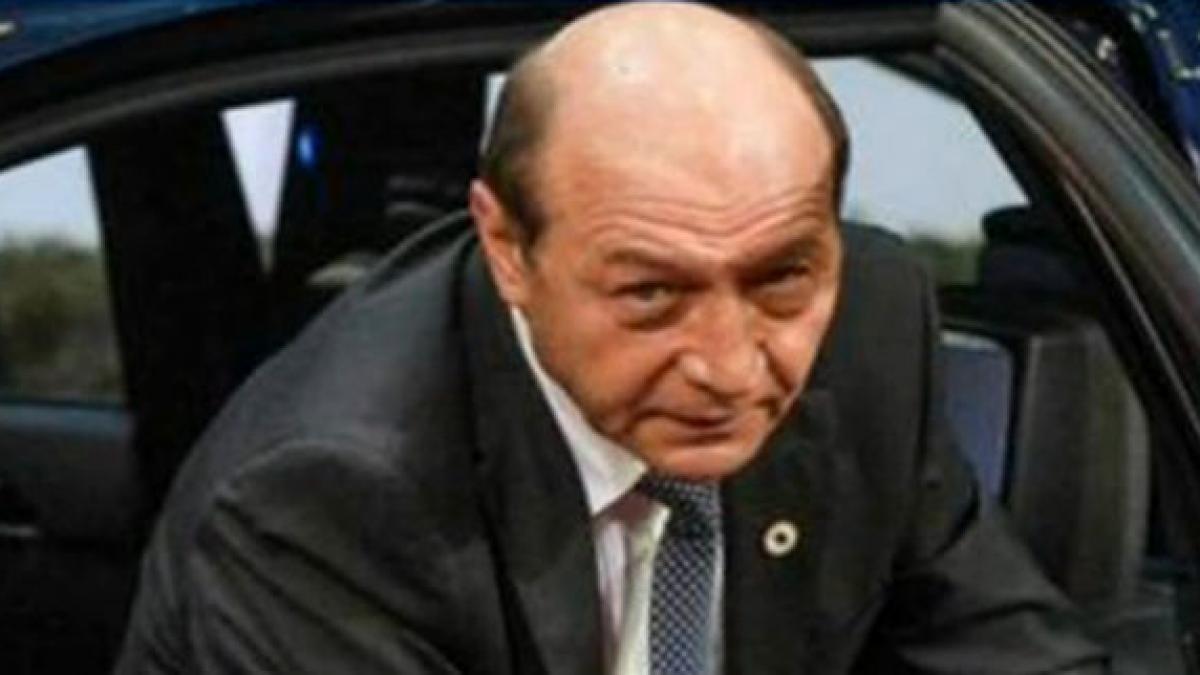 deziluzia optica traian basescu halloween