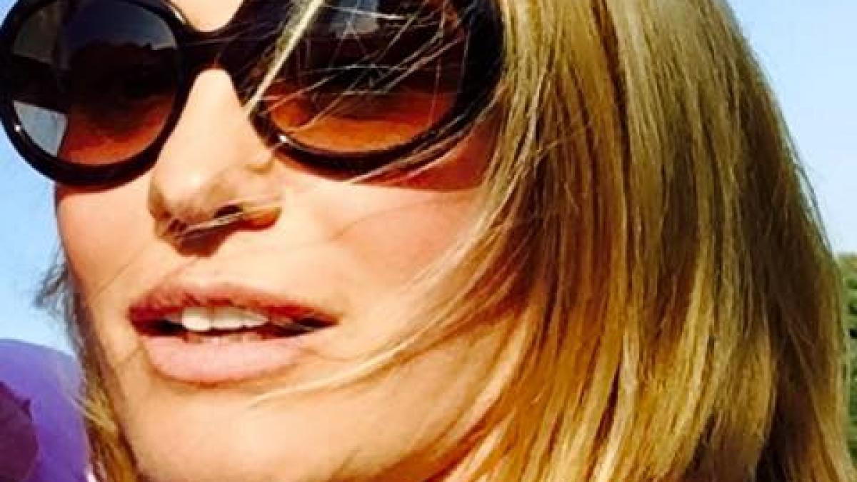 andreea esca in doliu la pupitrul stirilor pro tv