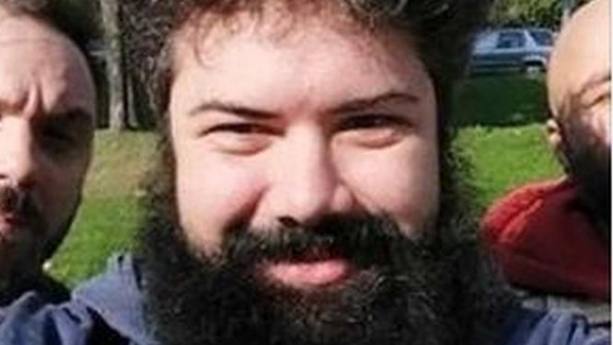 familia si prietenii il cauta pe claudiu petre tanarul a disparut dupa tragedia din clubul colectiv