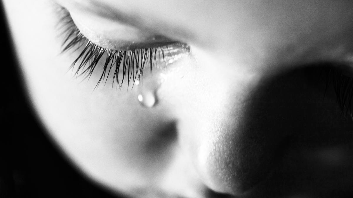 vaduva mama moarta club colectiv