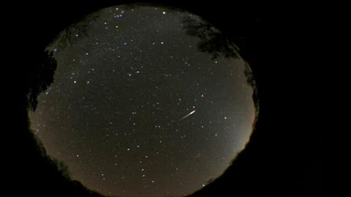 fenomen astronomic ploaie meteori