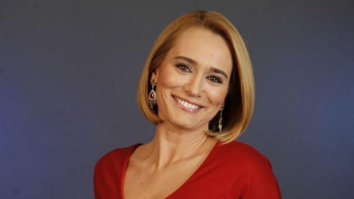 cum a fost surprinsa aseara andreea esca in mijlocul manifestantilor foto