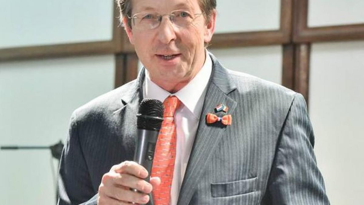 fostul ambasador al olandei in romania fotografii pe facebook cu protestul din bucuresti