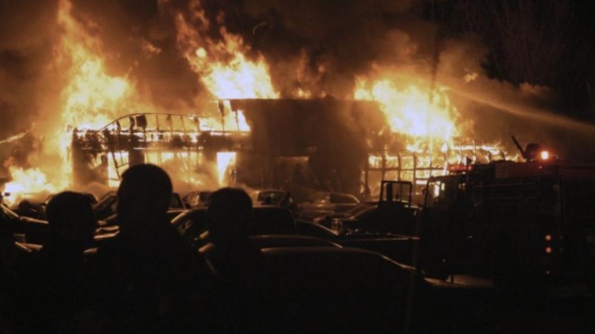 incendiu club colectiv