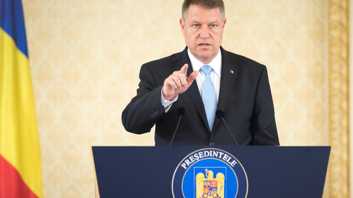 klaus iohannis consultari societate civila