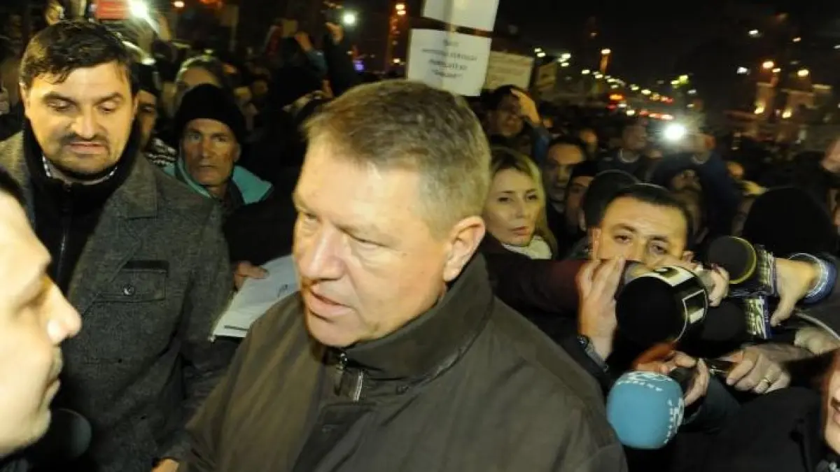 a sasea zi de proteste in piata universitatii aproximativ 2 000 de oameni sunt in strada
