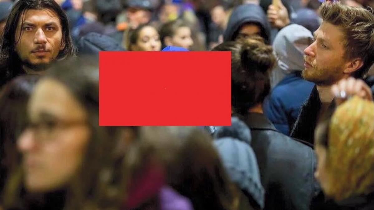 cine a fost surprinsa aseara in mijlocul protestarilor era atat de camuflata ca aproape nimeni nu a