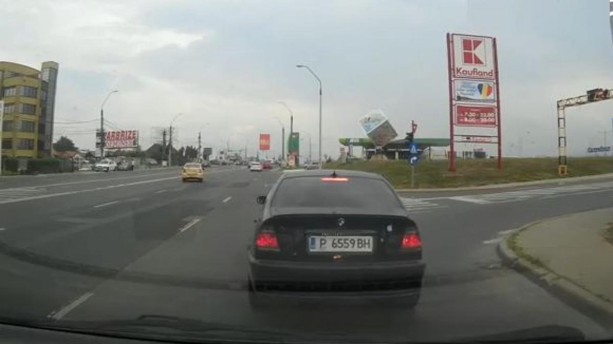 incredibil soferul acestui bmw s a oprit in mijlocul drumului ca sa vorbeasca la telefon